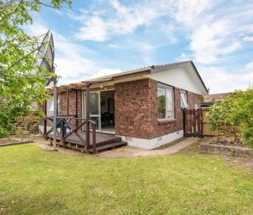 Two Bedroom Home! - Photo 3