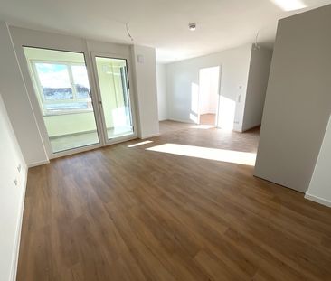 Attraktive 2-Zimmer-Wohnung mit Loggia und Einbauküche - Foto 2