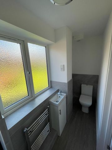 2 Bed Flat, Winnipeg Quay, M50 - Photo 3