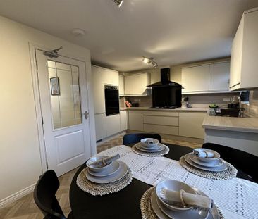 1 bedroom in a house share to rent - Photo 2