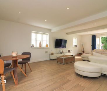 4 bedroom barn conversion to rent - Photo 1