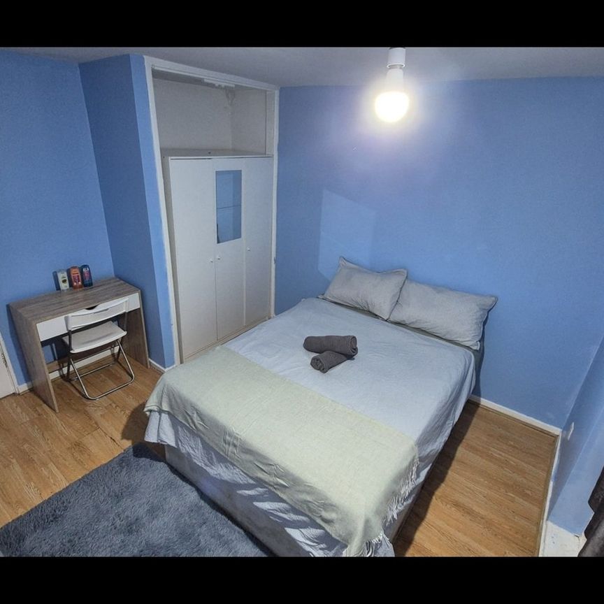 Room in a Shared House, Scotswood Walk, N17 - Photo 2