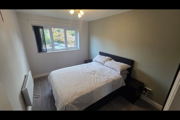 2 Bed Flat, Harp Island Close, NW10 - Photo 1