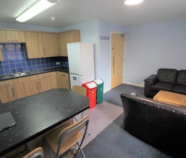 1 bedroom in a house share to rent - Photo 4