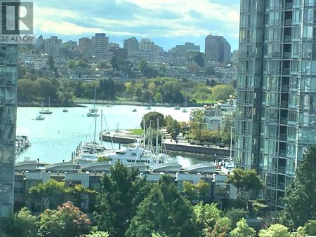1087 87 NELSON STREET, Vancouver, British Columbia - Photo 3
