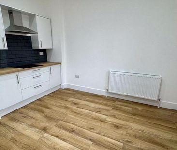 3 bedroom apartment to rent - Photo 4