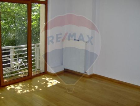 Apartament 6 camere decomandat - Fotografie 4