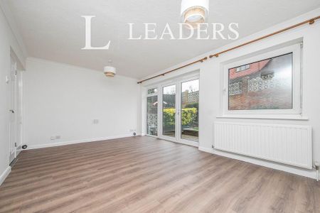 3 bedroom semi-detached house to rent - Photo 3