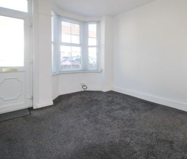 2 bedroom end of terrace house to rent - Photo 5