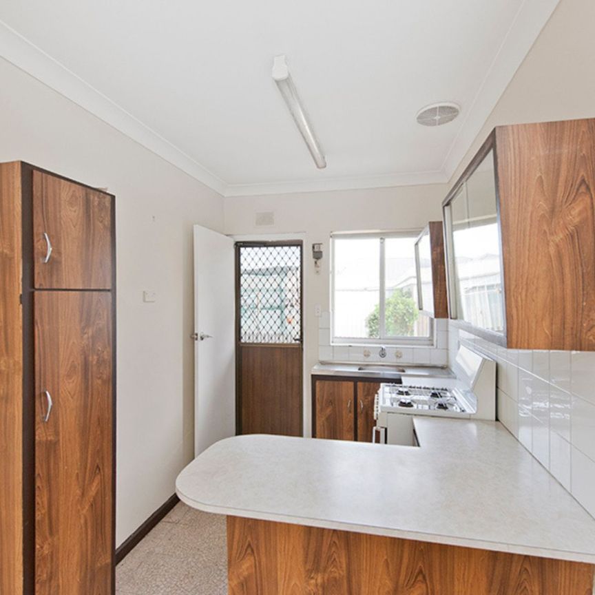 Unit 2/51 Gladstone Avenue - Photo 1