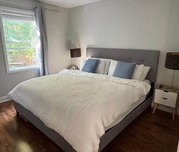 For Lease - 422 Regis Avenue, Vanier and Kingsview Park, Ontario - Photo 1