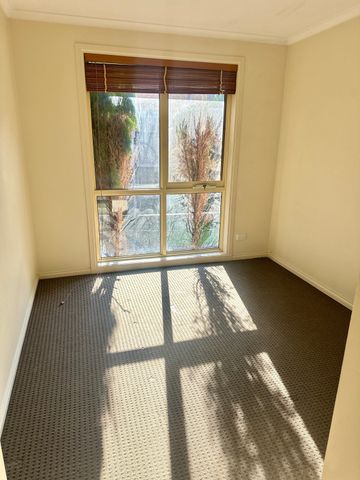 Endeavour Hills - Photo 2