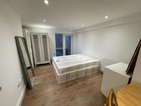 Studio Flat, Harrow Road, W10 - Photo 4