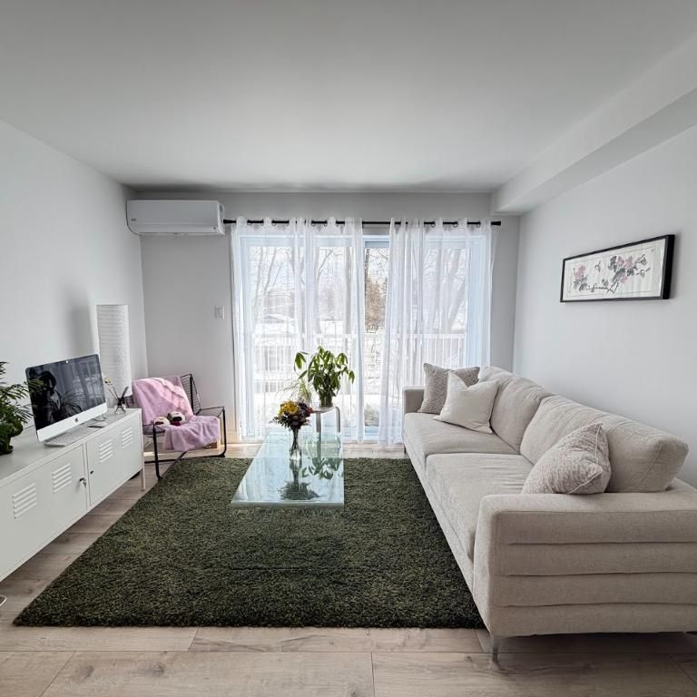 APPARTEMENT**3 ½ avec Espace BUREAU**et stationnement - Photo 1