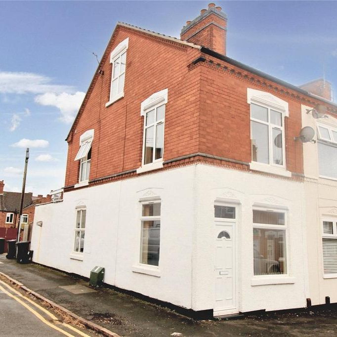 3 bedroom end of terrace house to rent - Photo 1