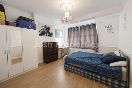 3 bedroom end of terrace house to rent - Photo 4