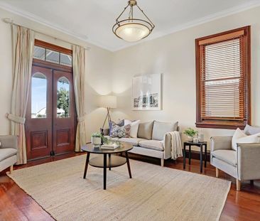 Charming Three Bedroom Family Home - Photo 6
