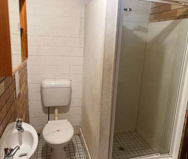 Convenient Location - Photo 5