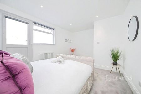 2 bedroom flat to rent - Photo 5