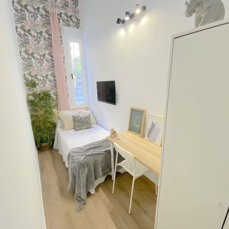 Avenida de Ramón y Cajal, Sevilla, Andalusia 41005 - Photo 1