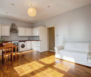 2 Bed Flat, Thornlaw Road, SE27 - Photo 1
