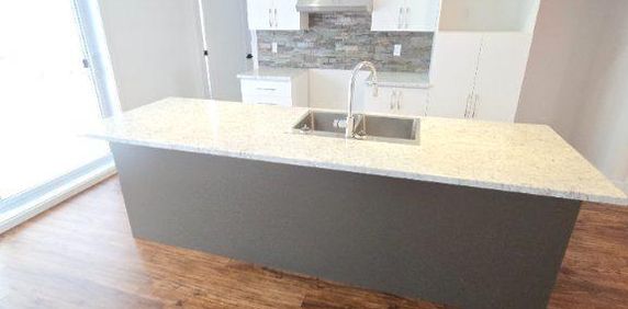 Grand condo 5 1/2 a louer - Photo 2