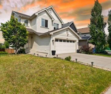 3 Bed Main Floor House in Copperfield | 664 Copperfield Boulevard S... - Photo 1