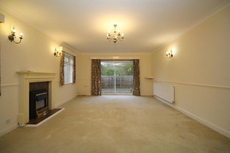 4 bedroom detached house to rent - Photo 4