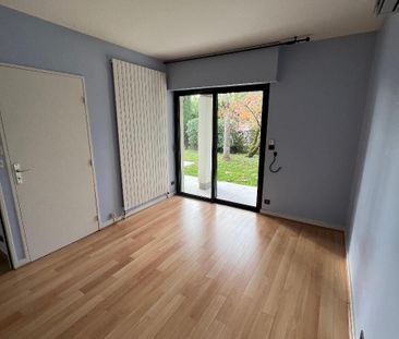 Location Maison 7 pièces 203m² DECINES CHARPIEU 69150 - Photo 3