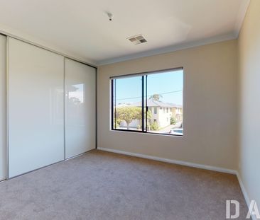 130a Alice Street, Doubleview WA 6018 - House For Rent - $950 | Domain - Photo 3