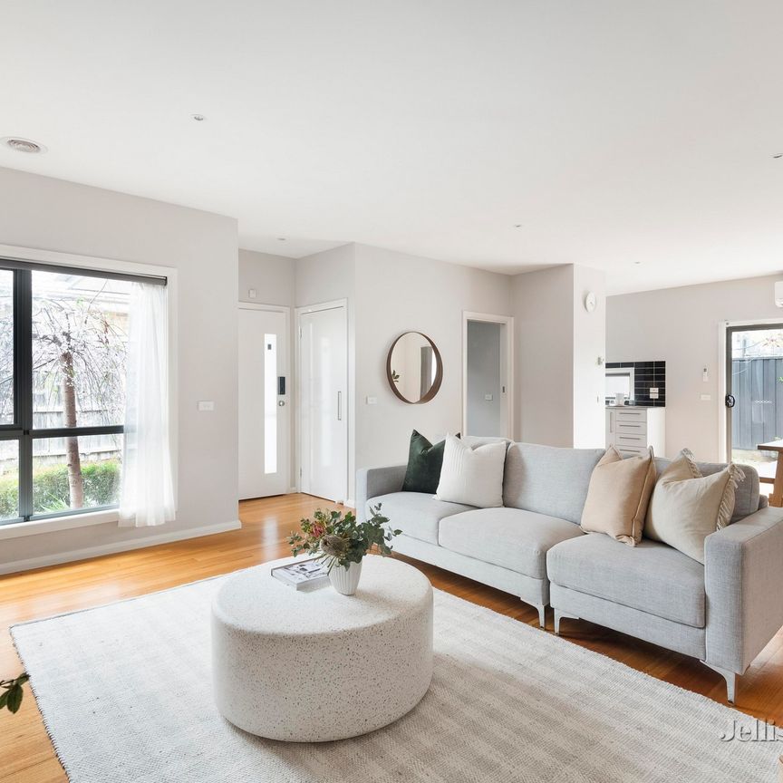 3/15 Suffolk Street, Reservoir VIC 3073 - Apartment For Rent | Domain - Photo 1