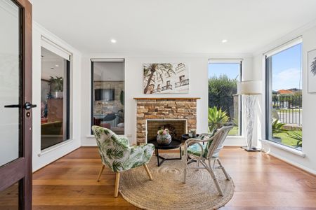 34 Dartmouth Circle, Quinns Rocks WA 6030 - Photo 4