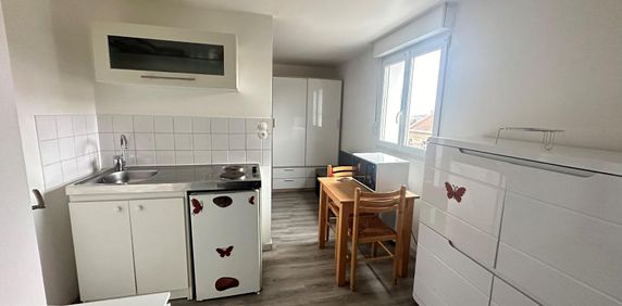 Location Appartement 1 pièce 17m² CAMBRAI 59400 - Photo 2