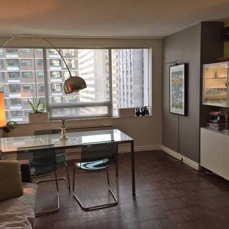 Bright, Spacious Bedroom at the Manulife Centre - Steps Away from UofT - Photo 1