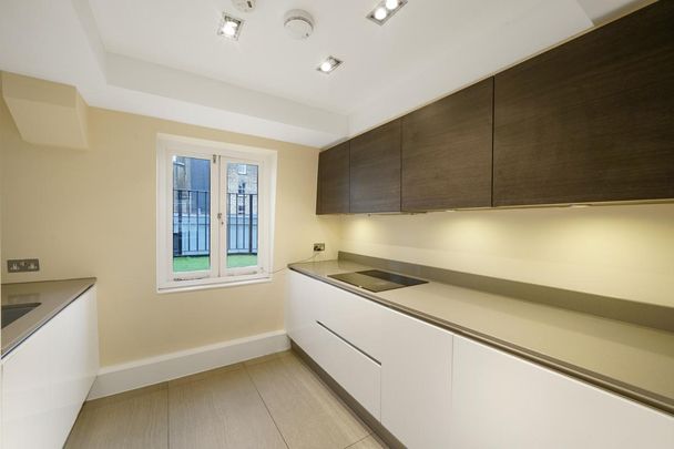 2 bedroom flat in Marylebone - Photo 1