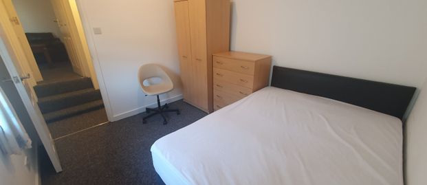 Flat 3, 18 Flora Street, Cathays, Cardiff, CF24 4EP - Photo 1