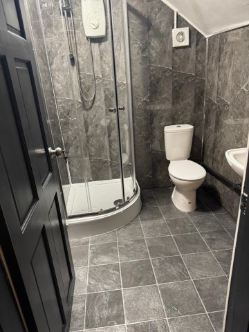 1 Bed Flat, Burley St, LS3 - Photo 4