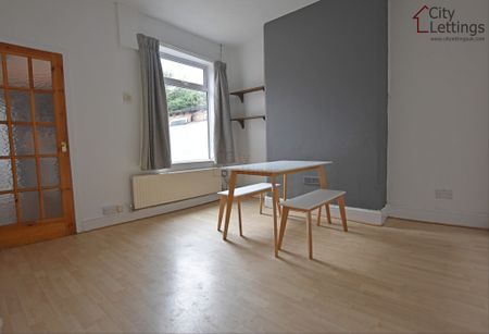 3 Bedroom Mid Terraced House - Photo 5