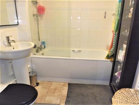 1 bedroom apartment to rent - Photo 4