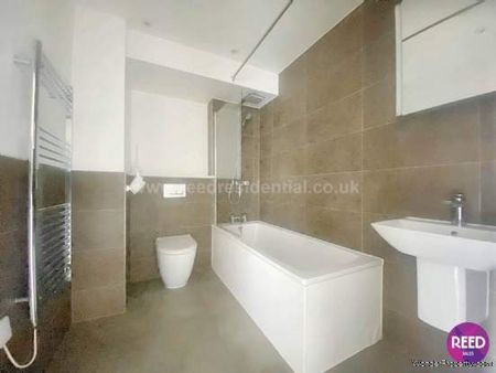 2 bedroom property to rent in Southend On Sea - Photo 2