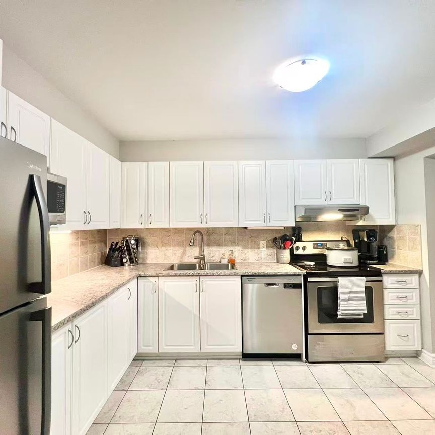 For Lease - 518 PAINE Avenue, Kanata, Ontario - Photo 1