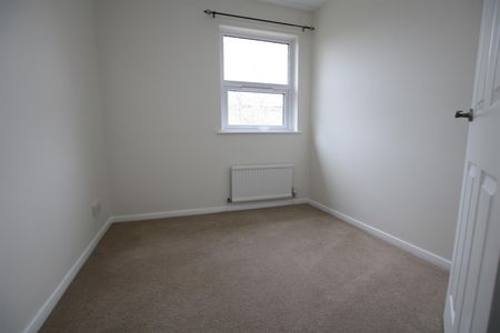 3 bed End of Terrace House for let - Photo 4