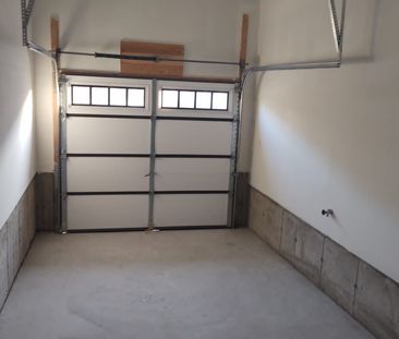 For Lease - 57 Phoenix Boulevard, Barrie, Ontario - Photo 5