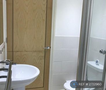 1 bedroom penthouse to rent - Photo 5