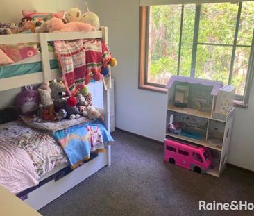 Family Comfort in a Quiet Neighbourhood - Photo 5