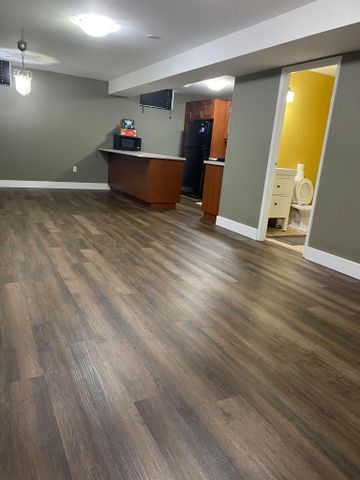 For Lease - 2031 Oxford Avenue, Oakville, Ontario - Photo 2