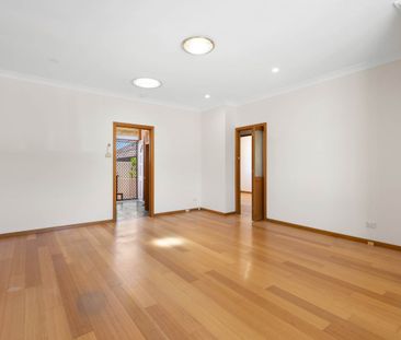 Spacious Single-Level Villa in Leafy Bardwell Valley - Photo 1