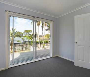 LARGE FAMILY HOME PERFECT FOR SUMMER! - Photo 4