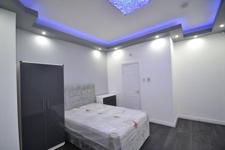 6 bedroom house to rent - Photo 4