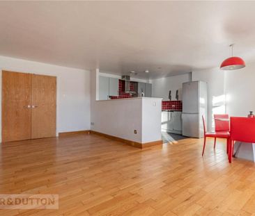 2 bedroom apartment to rent - Photo 3